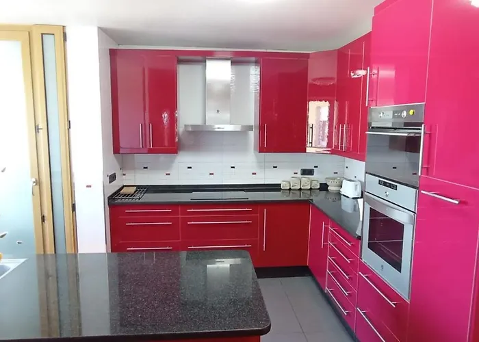 Ensan Ciprian Con Vistas Al Mar *