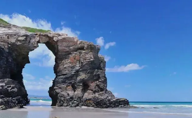 Ensan Ciprian Con Vistas Al Mar * Cervo